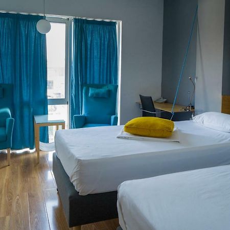 Transit Hotel Central Skopje Bagian luar foto