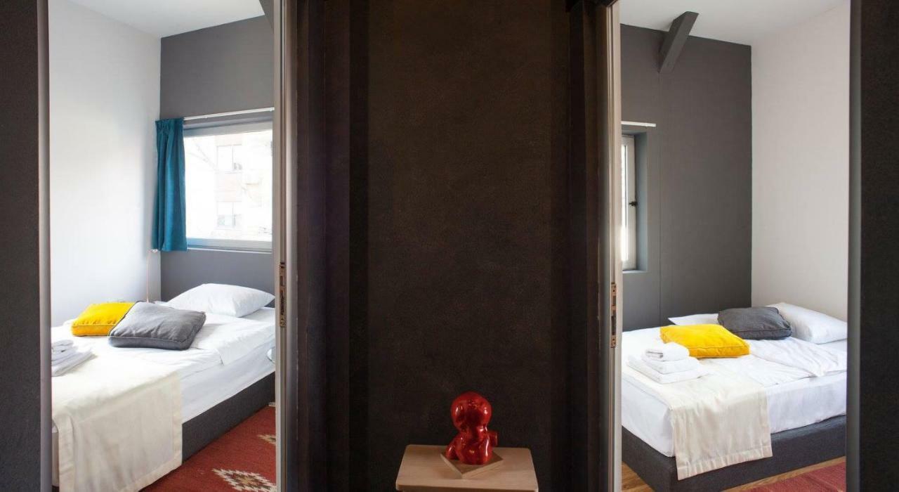 Transit Hotel Central Skopje Bagian luar foto