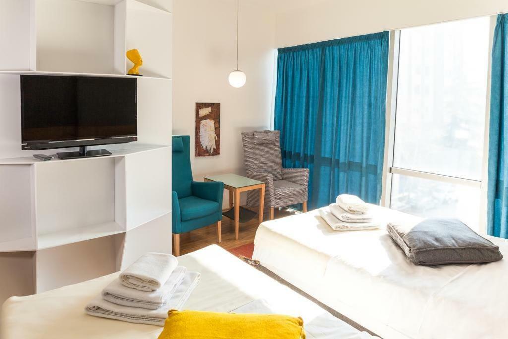 Transit Hotel Central Skopje Bagian luar foto
